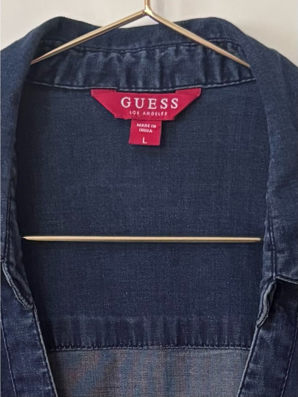 Guess| Harley Two-Tone Dark Blue Denim Fitted Long Sleeve V-Neck Shirt Top Sz L - Picture 7 of 7